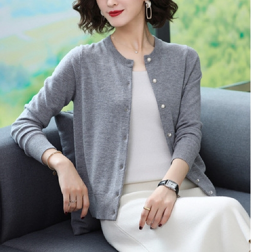 Loose Korean Knitted Sweater Solid Color Round Neck Sweater Top