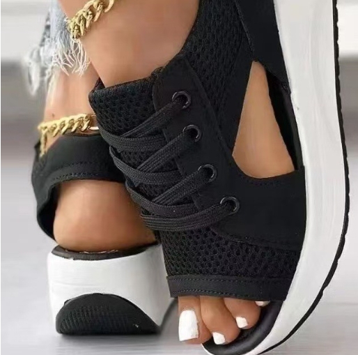 Shaking bottom women's sandals, sponge cake thick soled lace up sandals, beach shoes